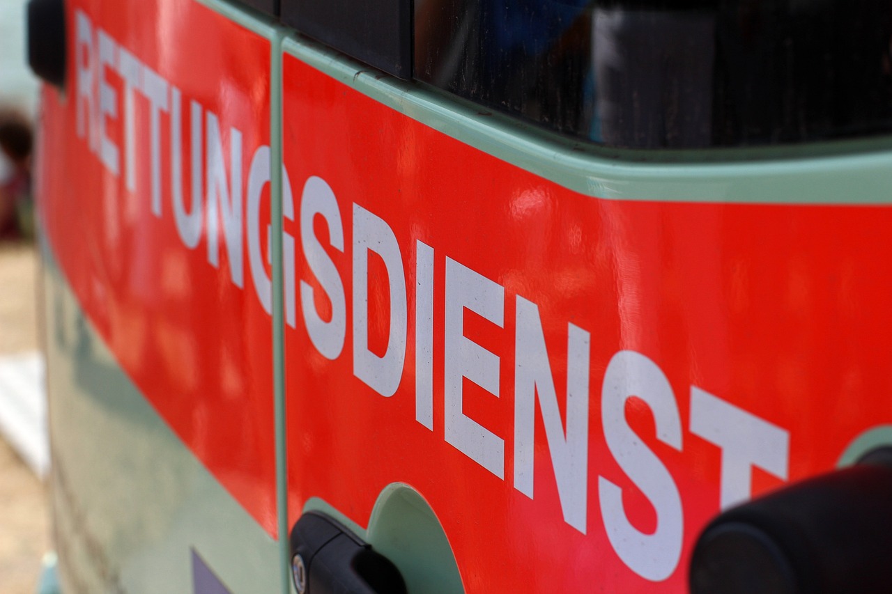 Ambulance Emergency A1ffe157